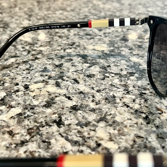 Like new BURBERRY BE4216F 30018G Black Gray Gradient - Picture 4 of 8